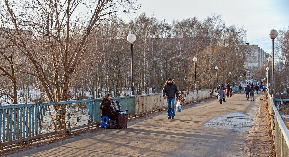 Весело пенсионерам на пенсию жить