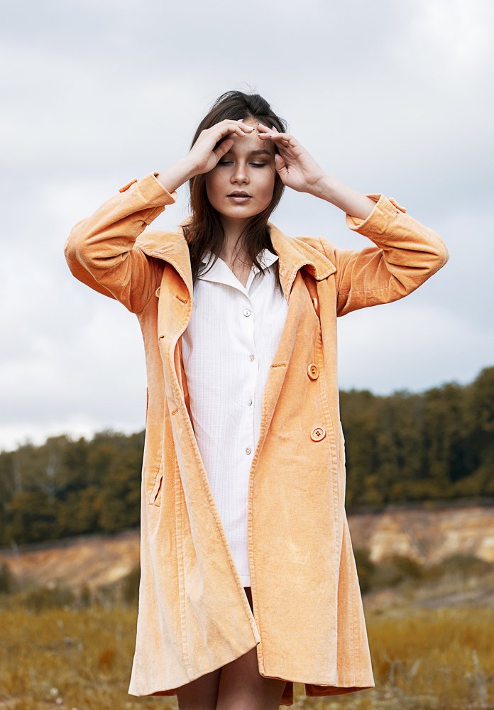 Девушка на карьере