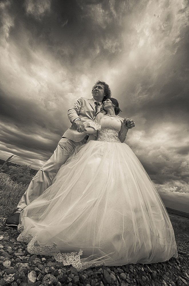 ЧЕРЕЗ БУРИ И НЕНАСТЬЯ