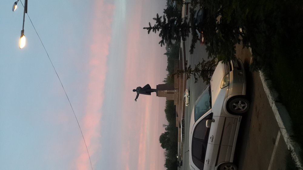 Lenin Monument in sunset of Osh city | Памятник Ленину на закате Оше