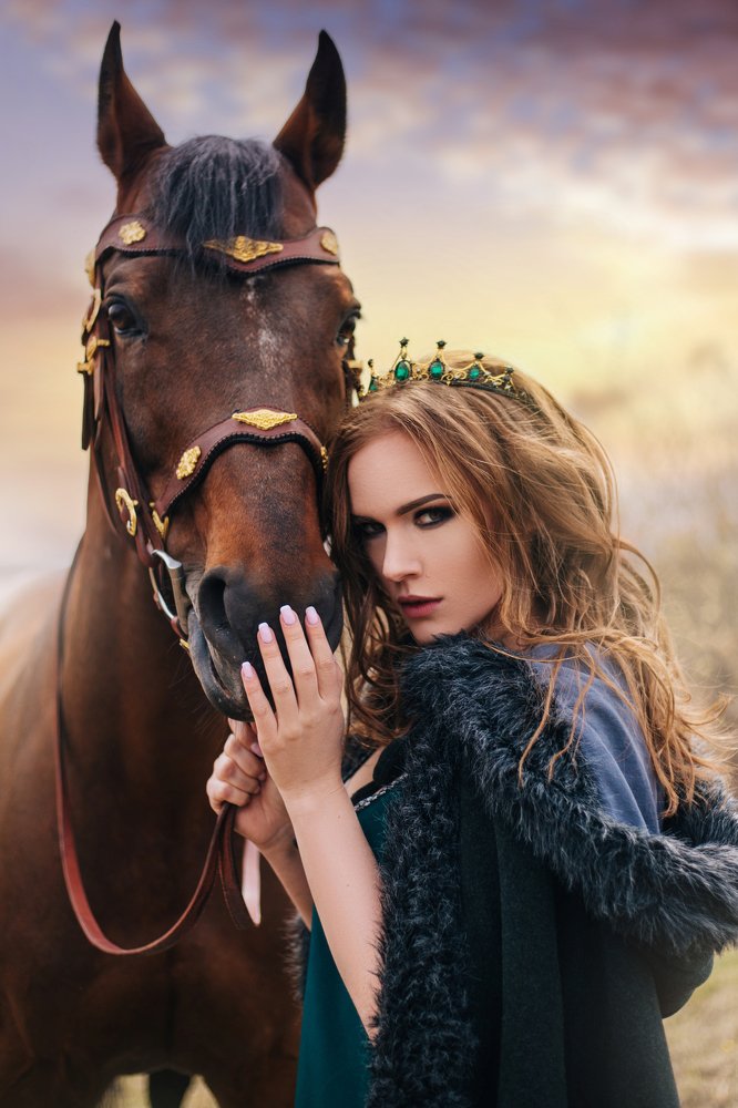 Королева с конём
