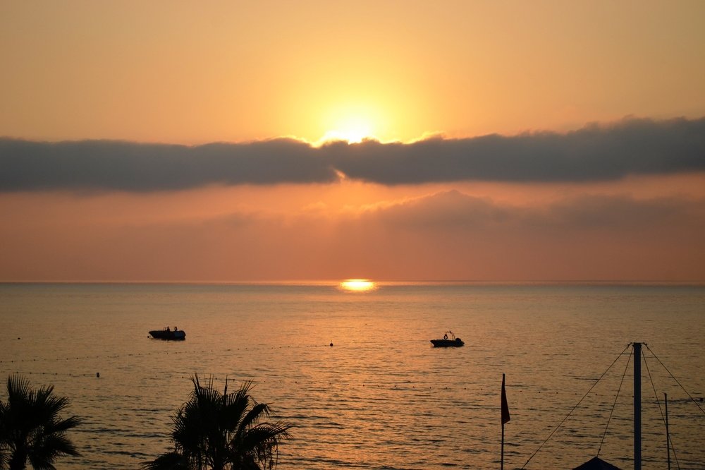 Восход солнца над морем