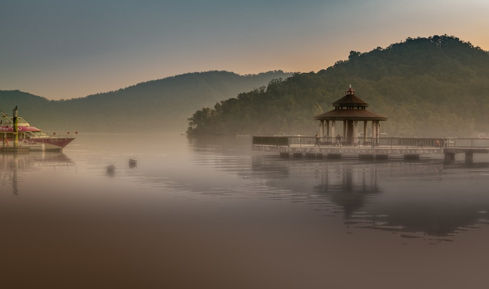 Утро на озере