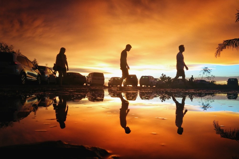 Tanjung Aru Beach kota Kinabalu sabah dramatic sunset