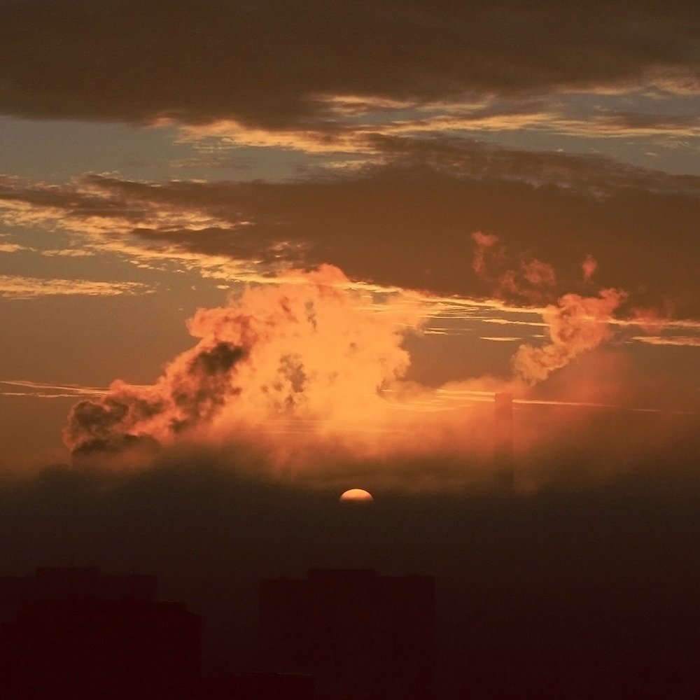 небо взорвалось солнцем