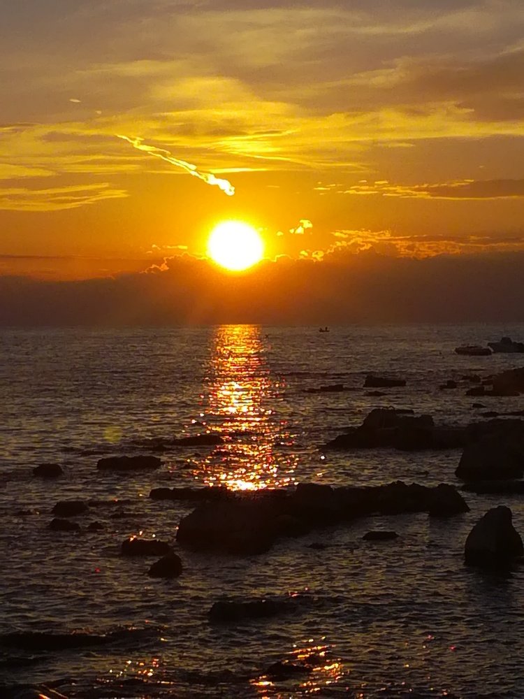 закат и море