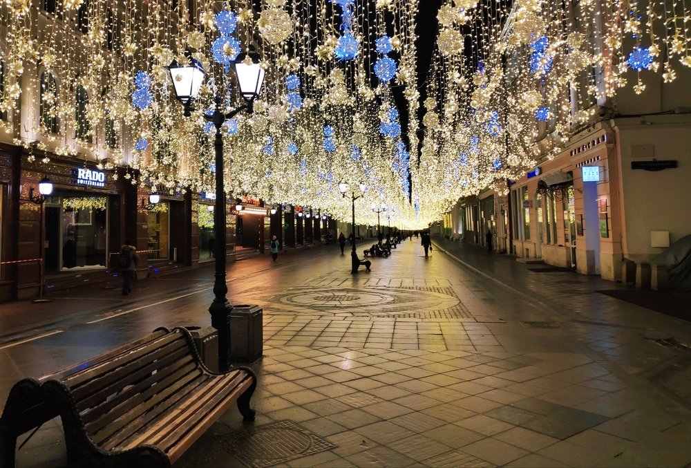 Яркий потолок