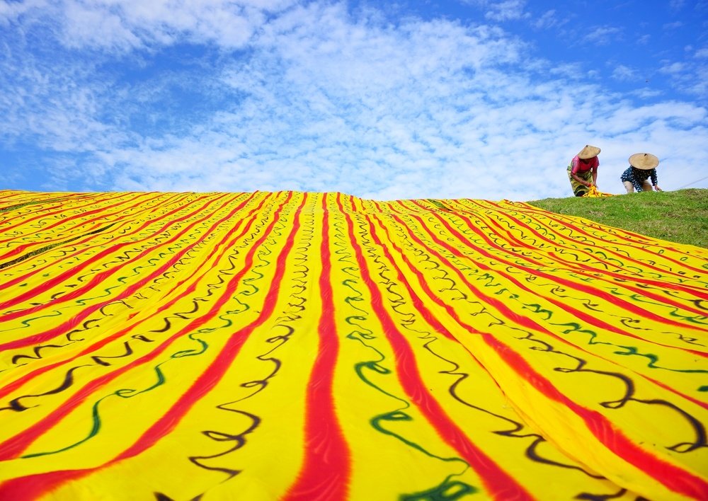 Menjemur Kain Pantai Mojolaban