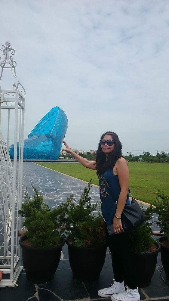TAiwan glass shoes