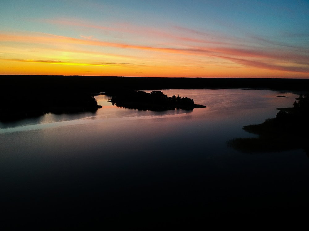 Рассвет на озере Свято