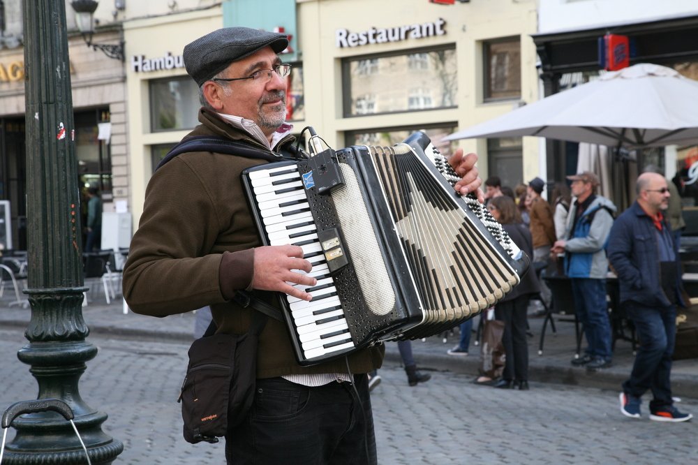 Brussels street musician