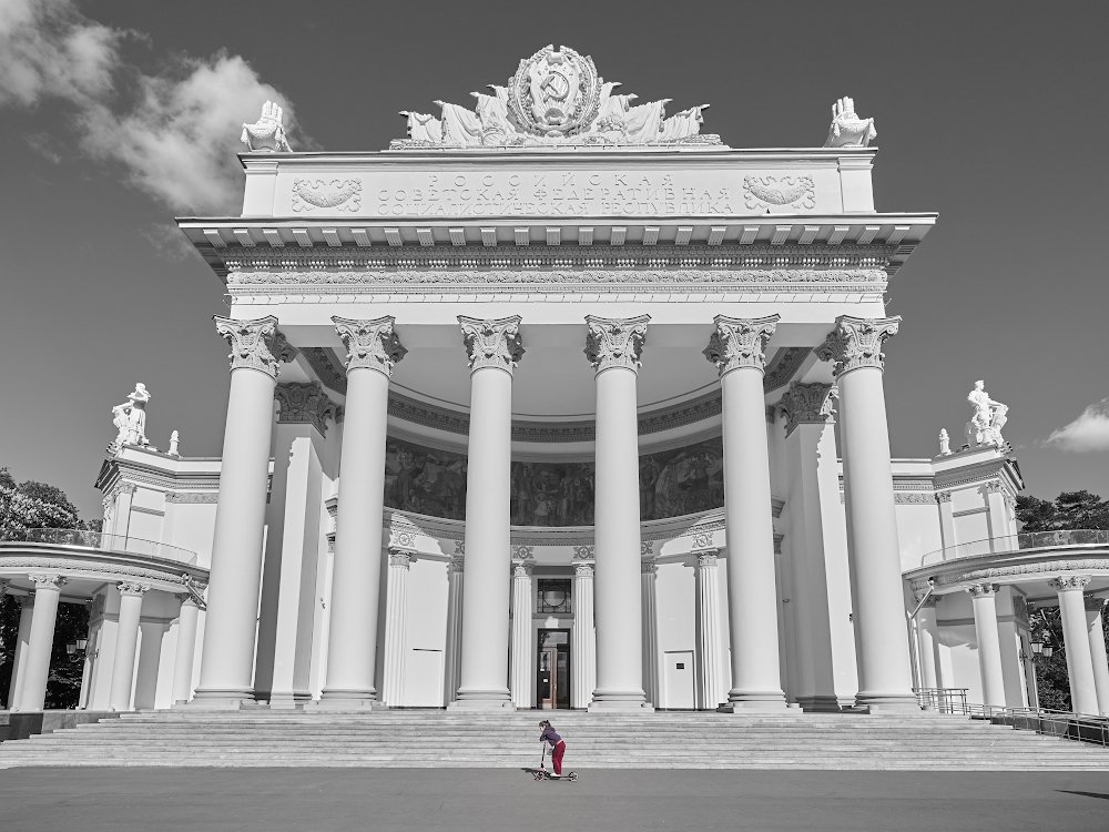 Маленький ребенок в большом мире