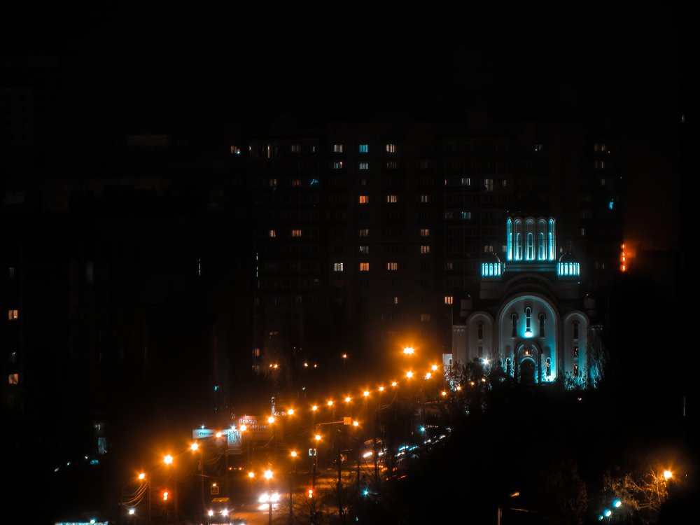 Храм в ночных огнях