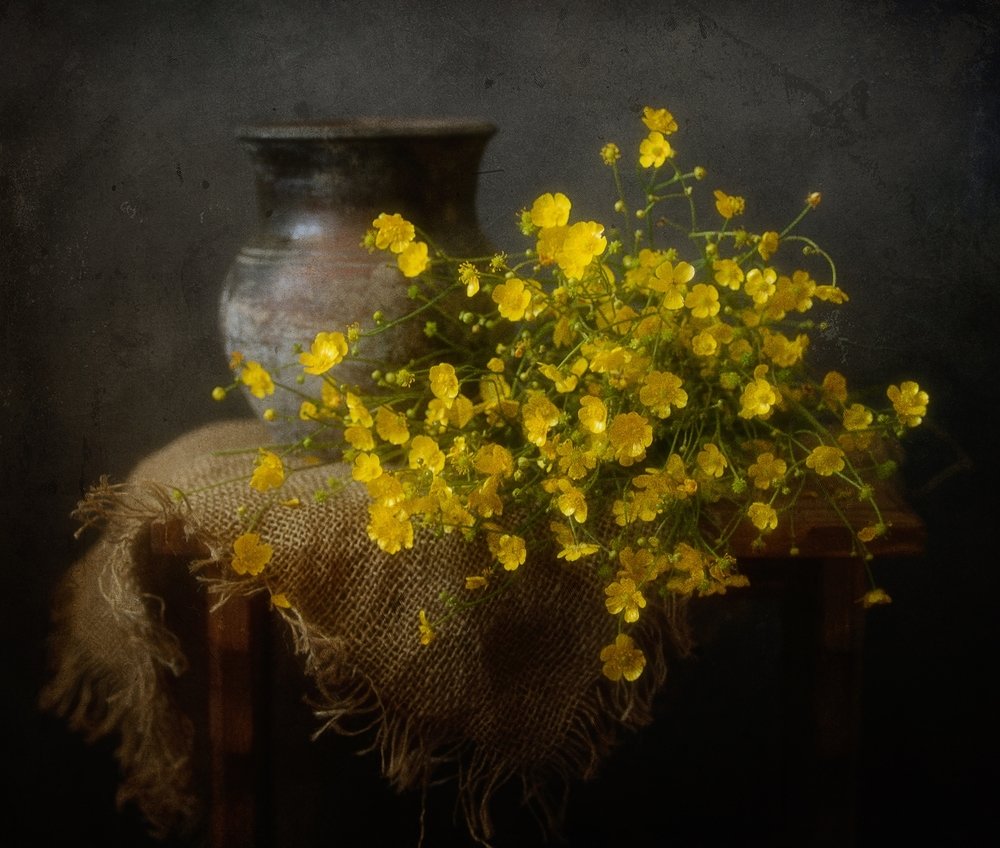 с лютиками...