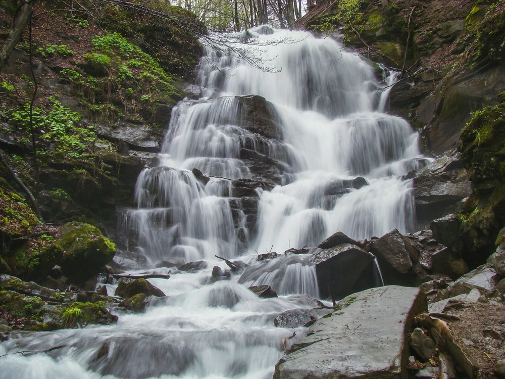 Карпатский водопад "Шипот"