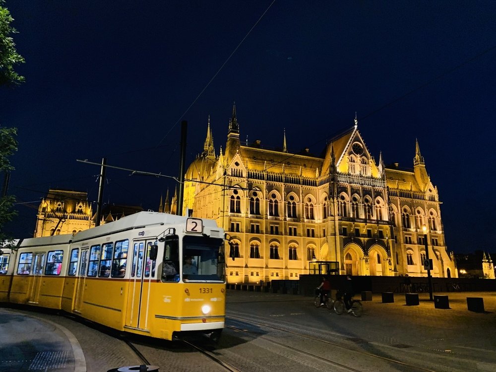 When the tram meet the parliament