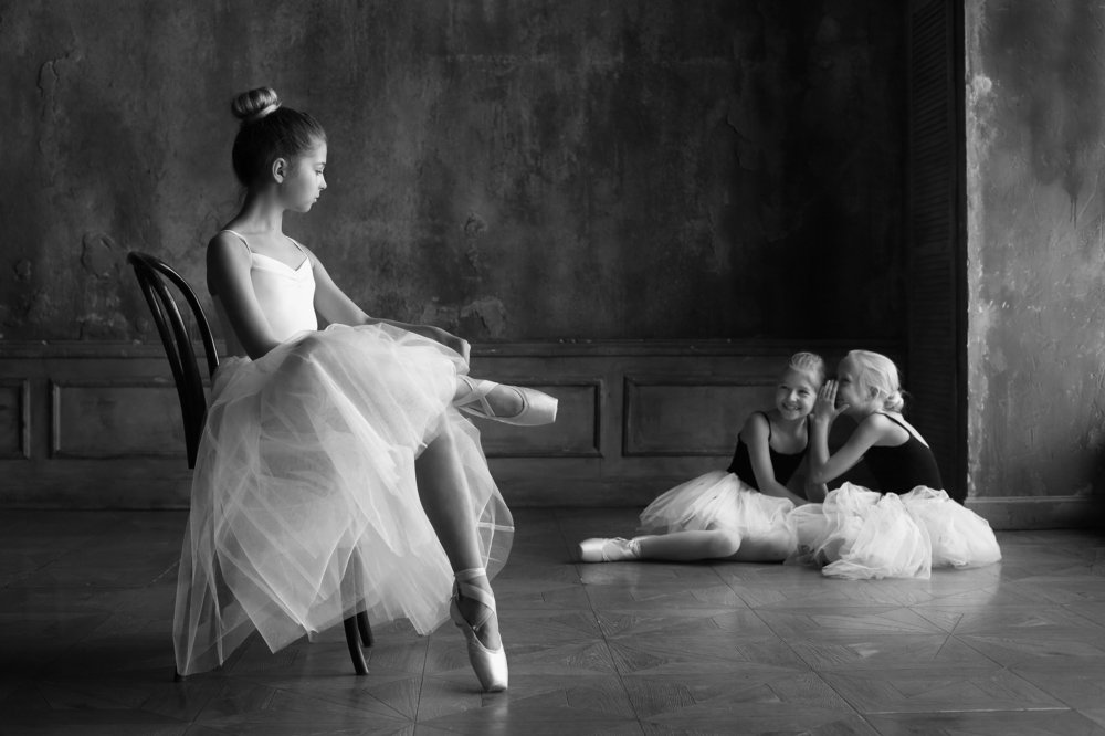 Хохотушки, или строгий взгляд