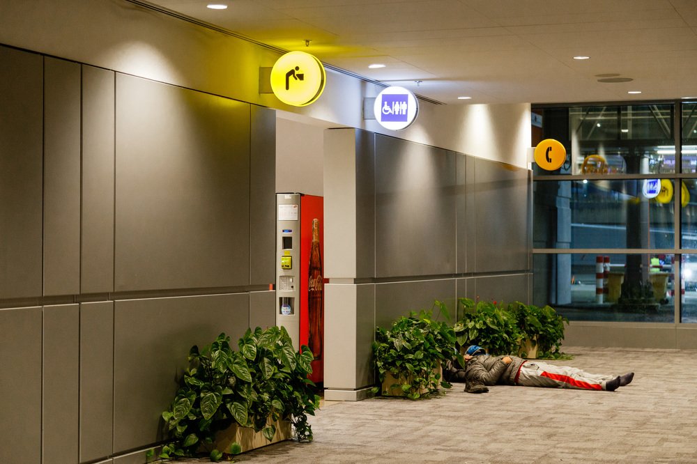 Устал. Спрятался