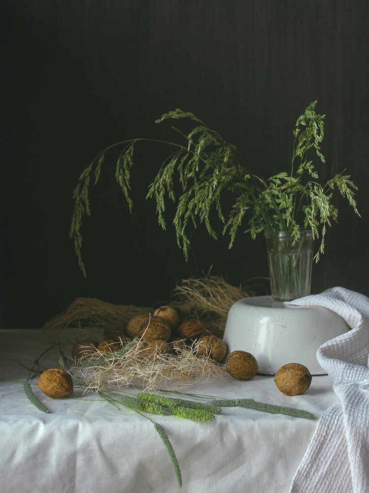 Натюрморт с орехами