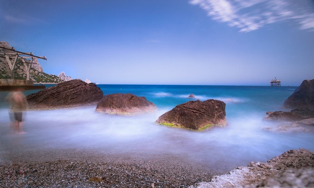 Маленький дикий пляж в поселке Кацивели
