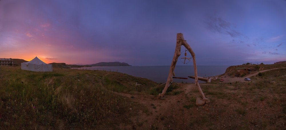 Рассвет в мотокемпинге в Крыму