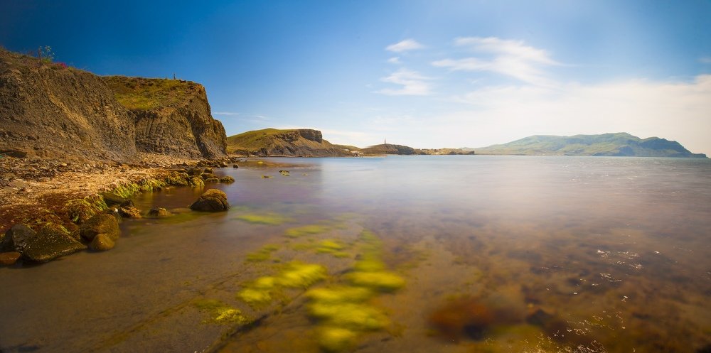 Полудикий берег в районе Судака