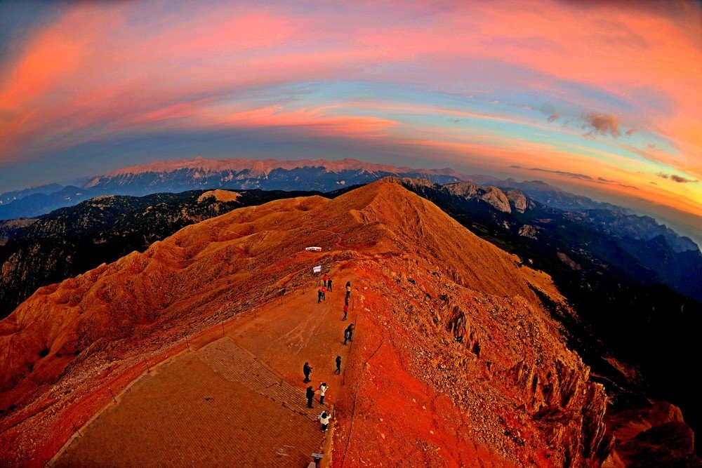 Рассвет в горах