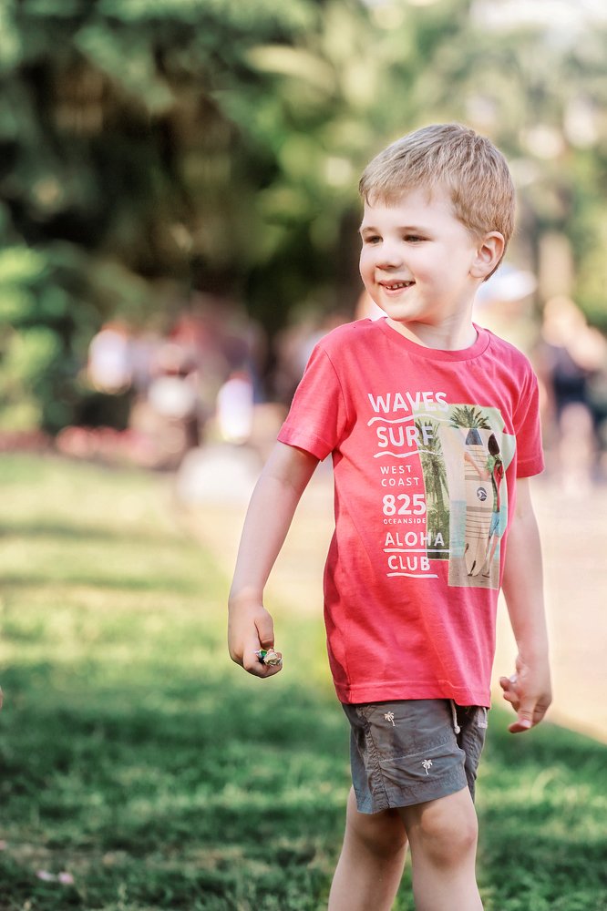 оглянутся в детство