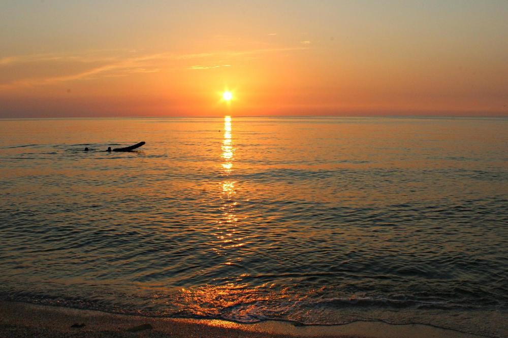 Закат солнца на море.