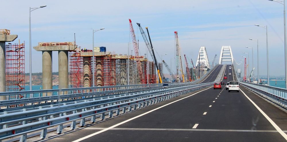 Крымский мост строится!