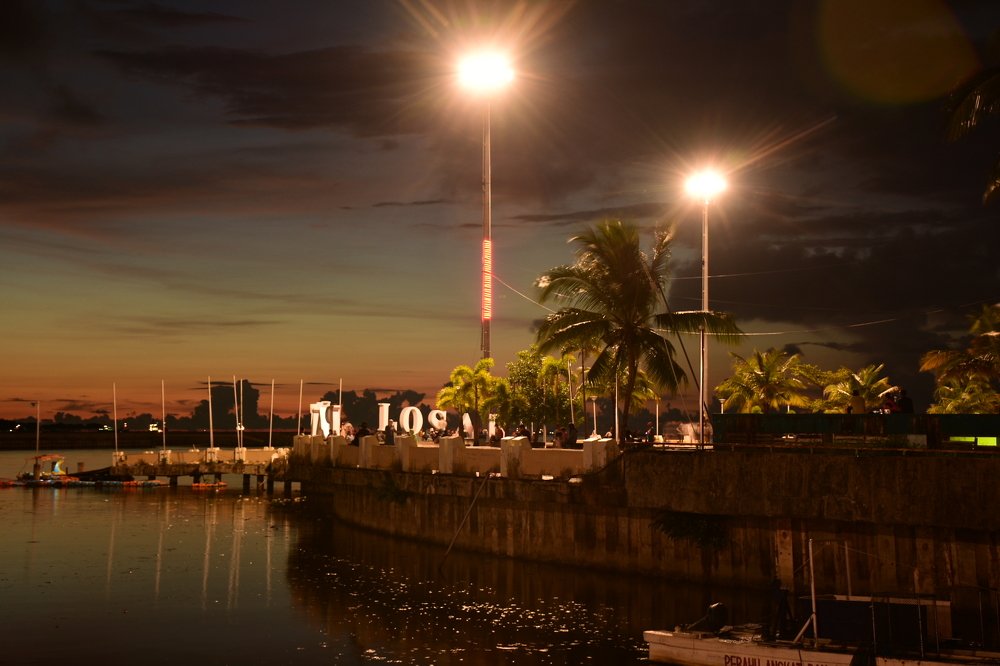 Photograph by Arief Kwandou