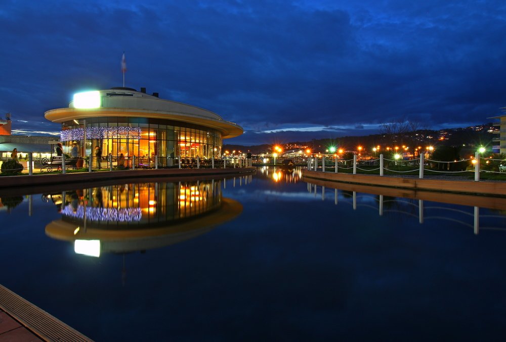 Кафе у воды