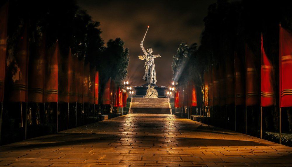 Мать Родина Зовет