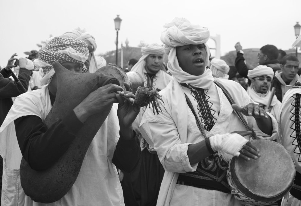 le folklore dans la rue.