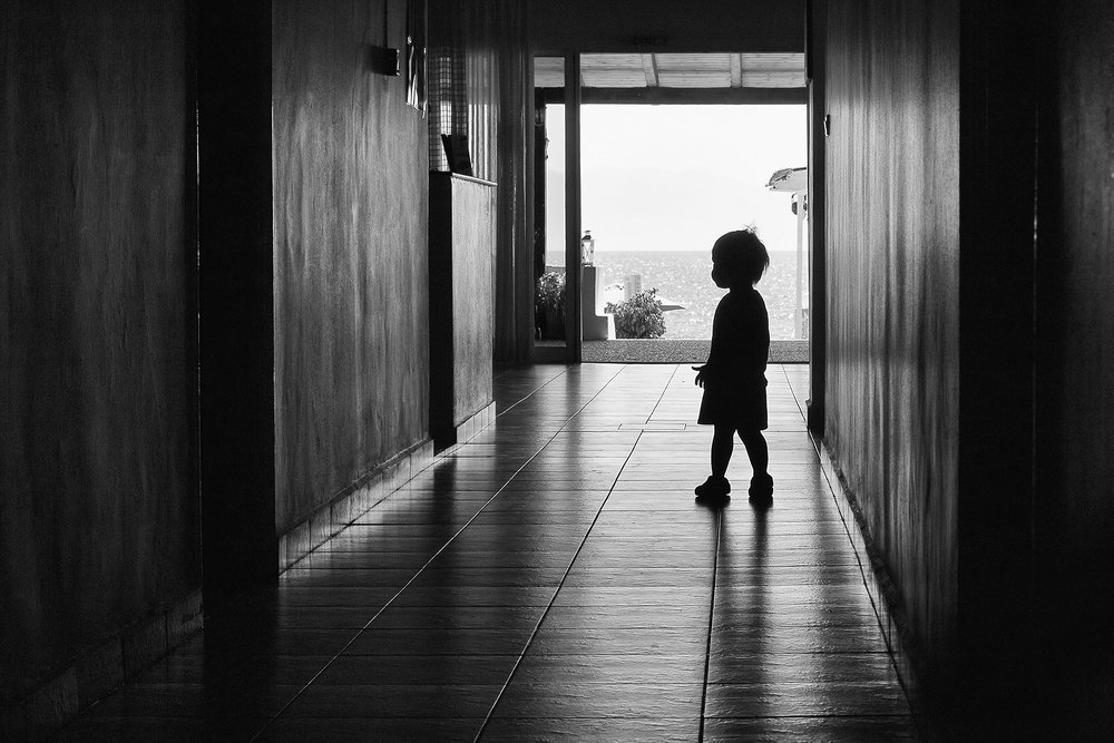 Между светом и тьмой