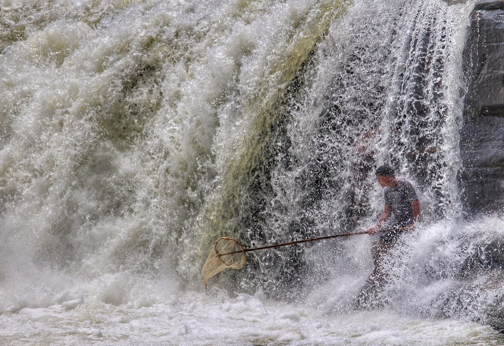 Nafakhum Waterfalls