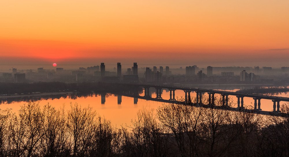 Рассвет в Киеве.