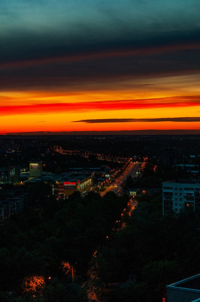 Закат над городом.