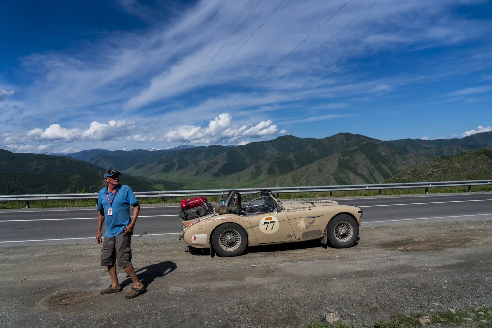 ретро-ралли Пекин-Париж. остановка на Алтае (перевал Чике-Таман) 2