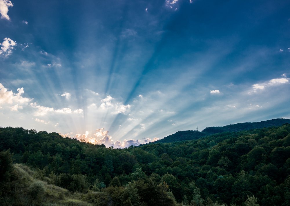 Рассвет над Михайловским перевалом.