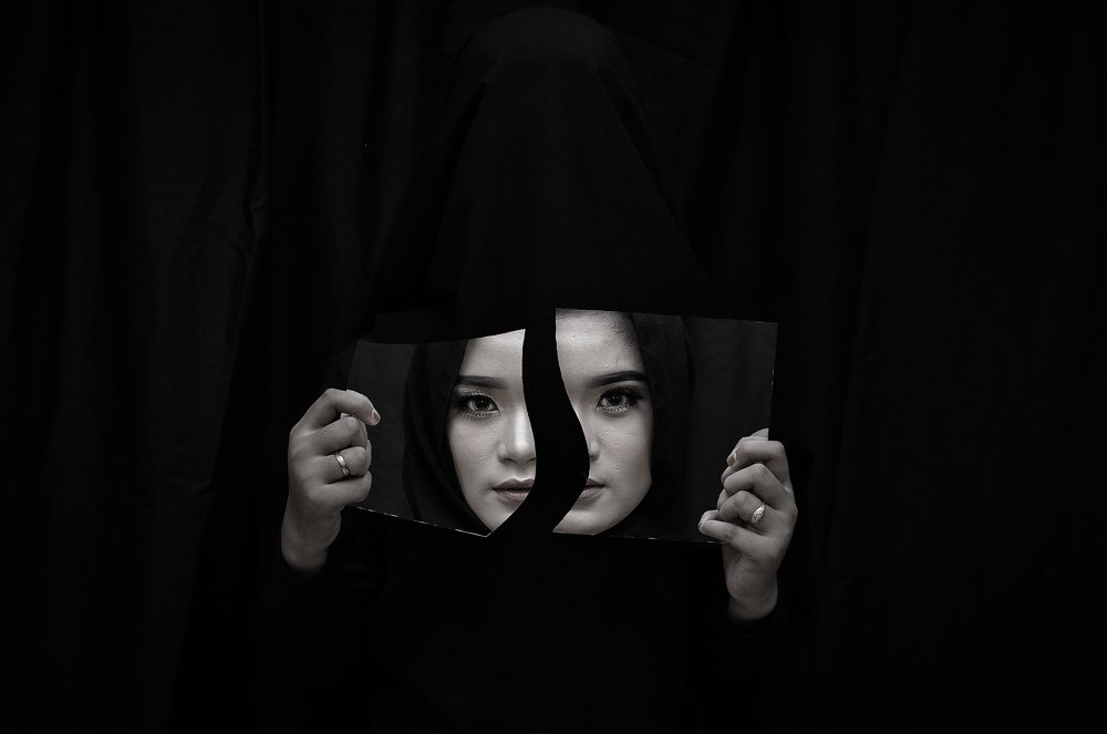 Look at my face in the Mirror