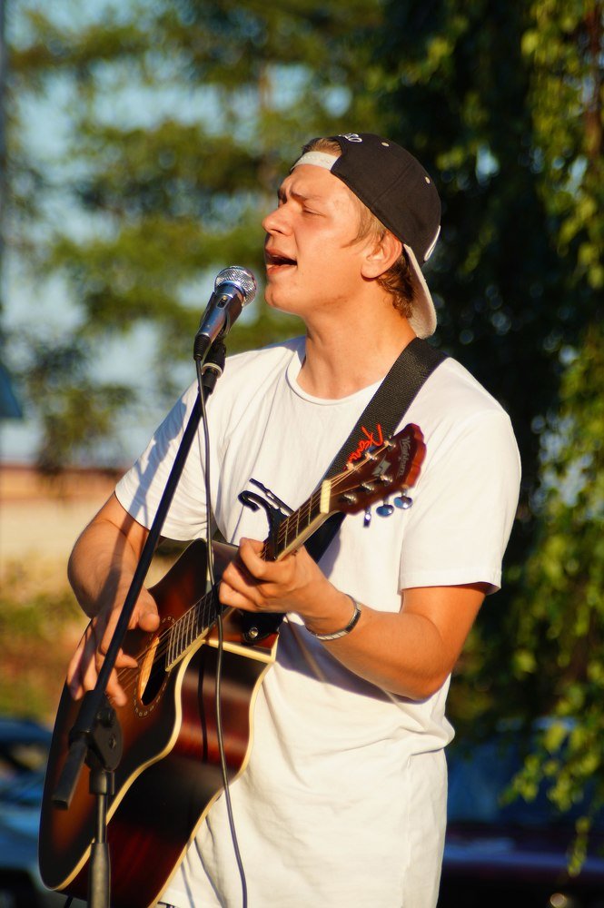 Уличный музыкант