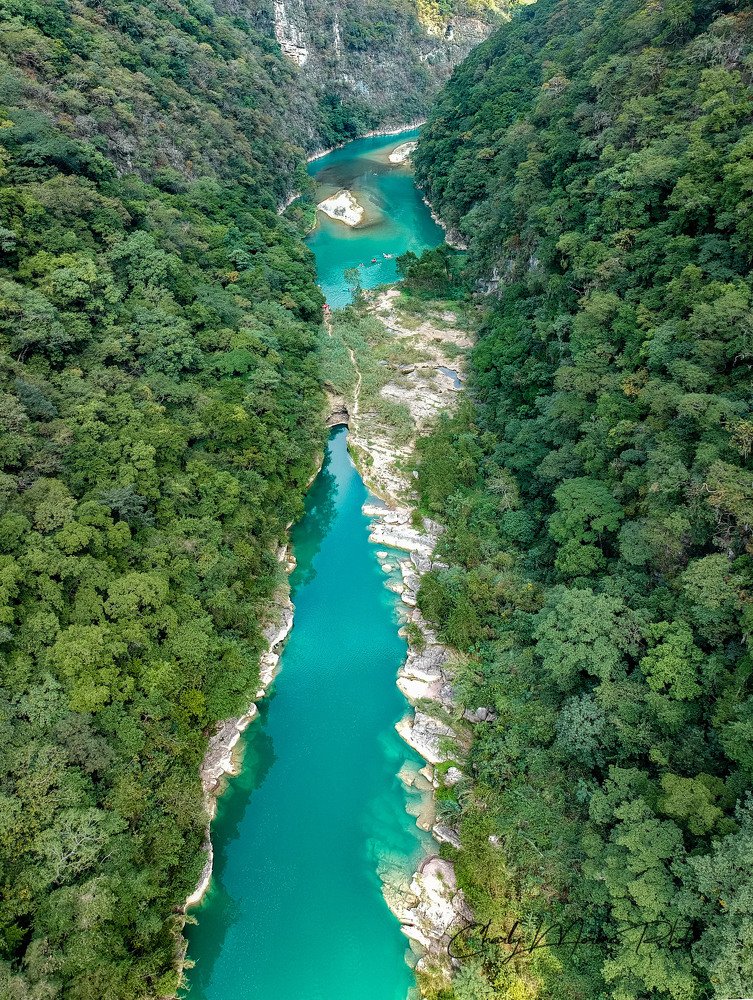 God's Bridge Tampaon River