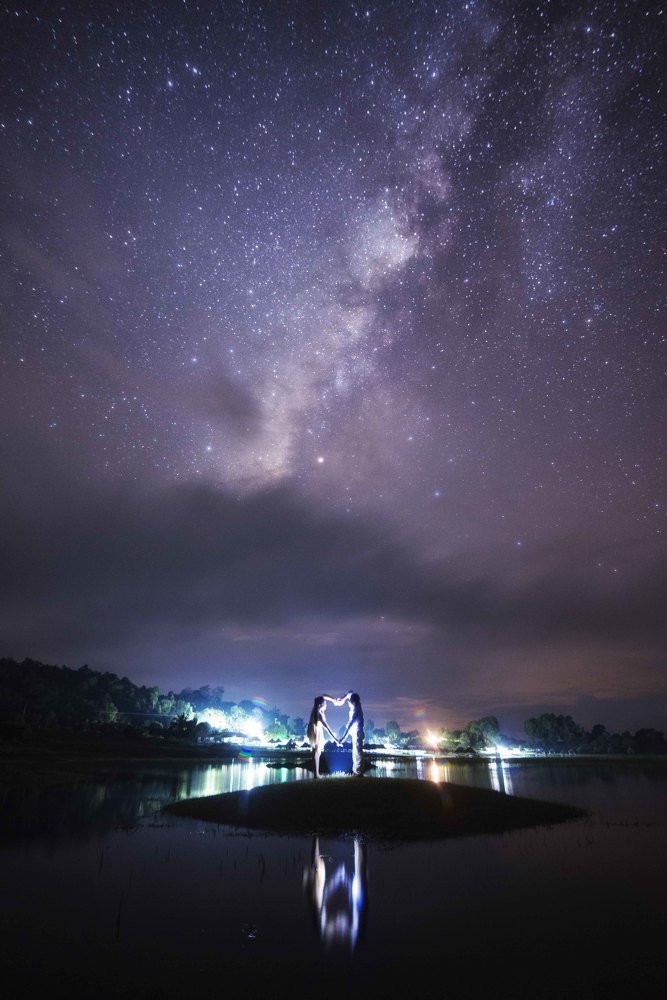 Love Under the Galaxy Milky Way!