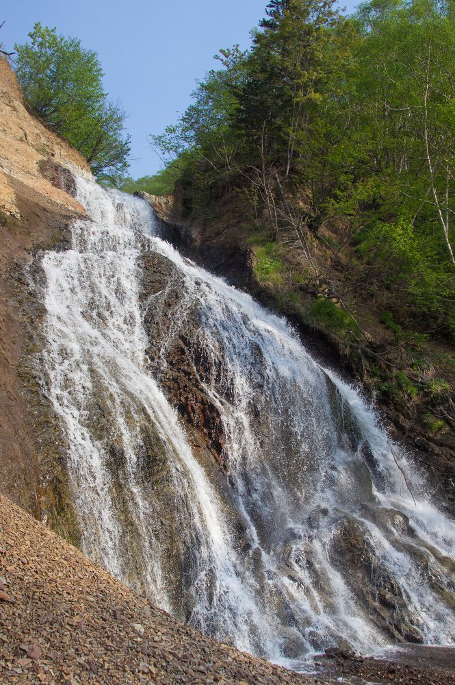 Угледарский водопад, Сахалин, Россиия