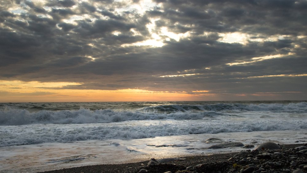Штормовой закат, Сахалин, Россия
