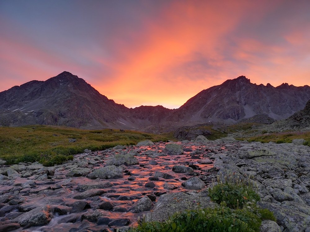 Рассвет у истока реки Абиак