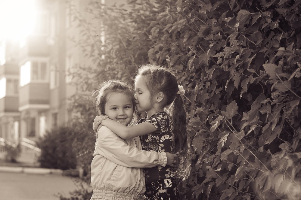 Искренность сестринских чувств