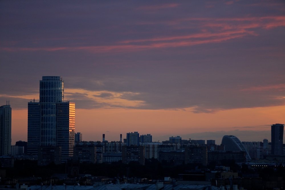 Вечернее небо в Москве