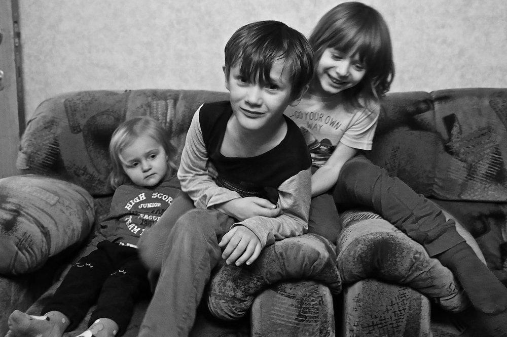 братья и сестра